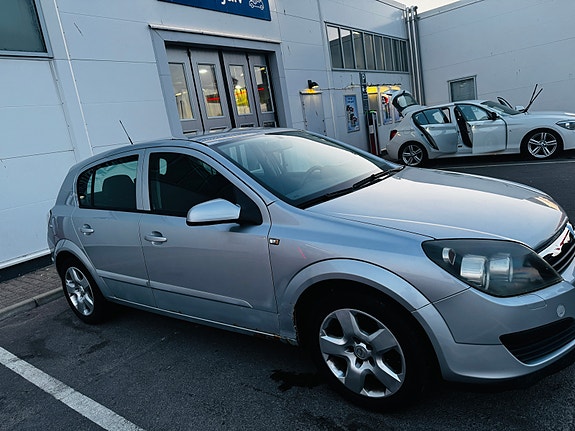 Opel Astra 2 of 6
