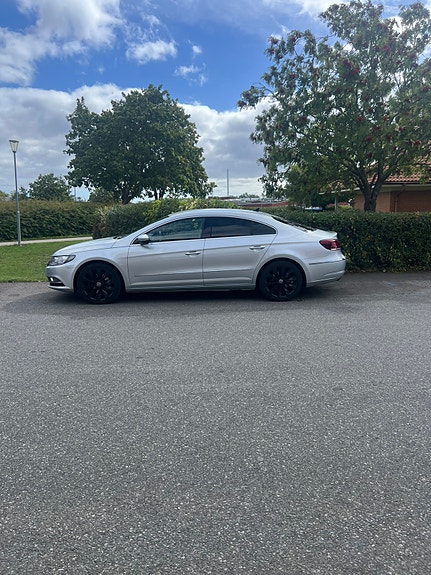 Volkswagen CC 3 of 5