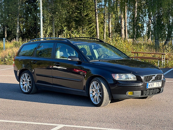 Volvo V50 3 of 15