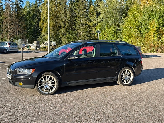 Volvo V50 2 of 15