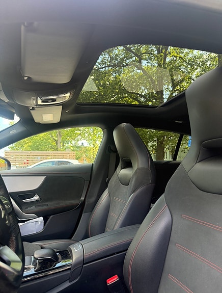 Mercedes-Benz CLA200 4 of 4