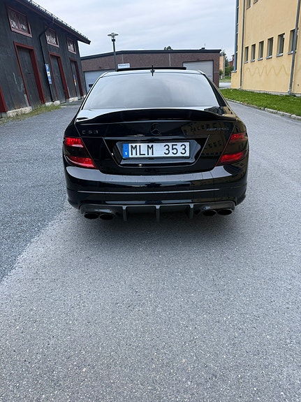 Mercedes-Benz C63 2 of 11