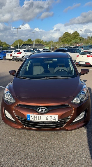 Hyundai i30 2 of 7