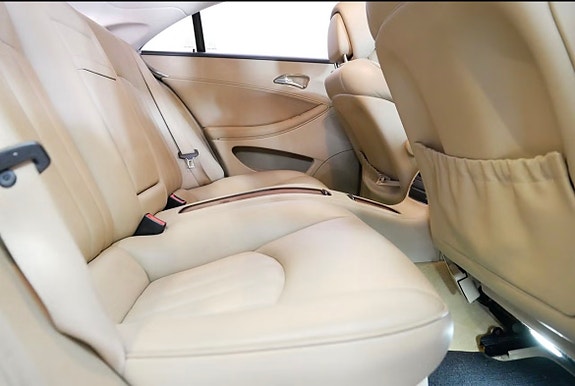 Mercedes-Benz CLS280 5 of 8