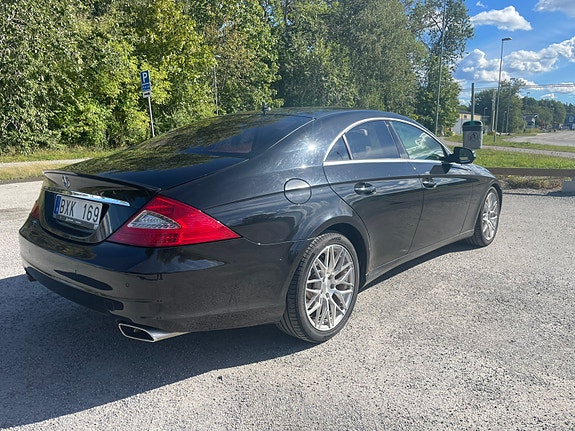 Mercedes-Benz CLS280 2 of 8