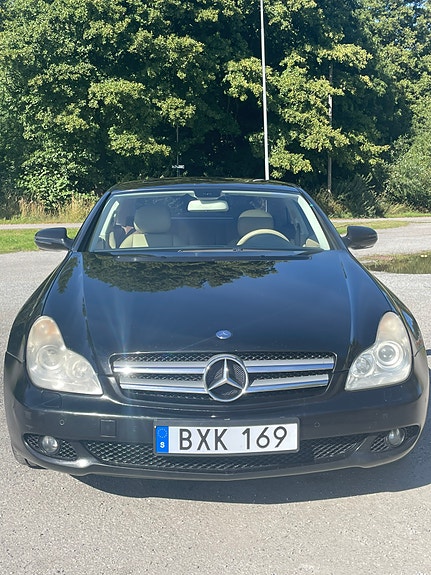 Mercedes-Benz CLS280 3 of 8