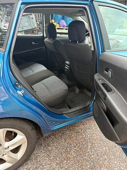Kia Ceed 2 of 7