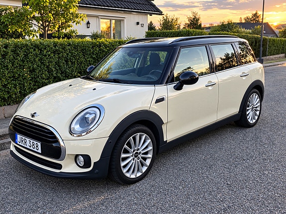 MINI Cooper 2 of 6