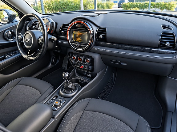 MINI Cooper 6 of 6