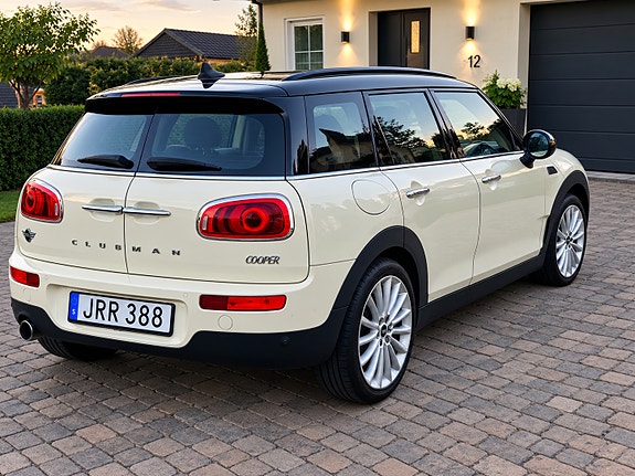 MINI Cooper 4 of 6
