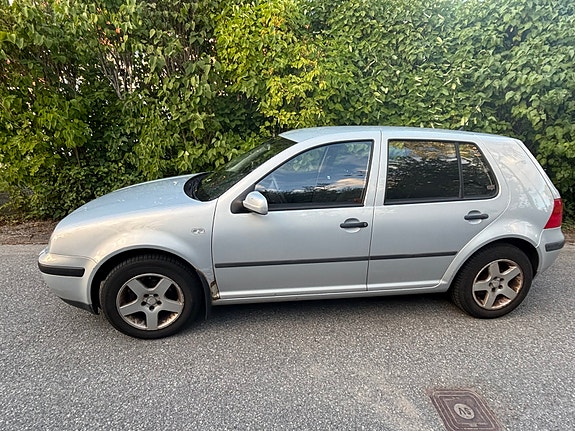 Volkswagen Golf IV 2 of 7