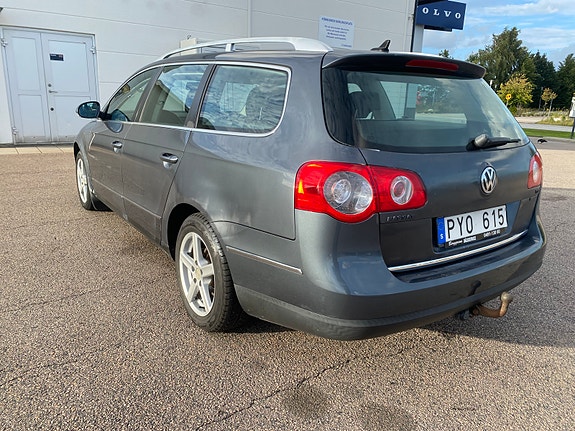 Volkswagen Passat 3 of 7