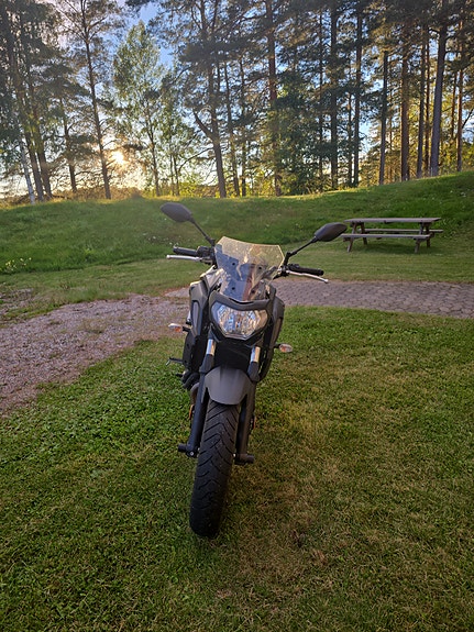 Yamaha MT-07 2 of 4