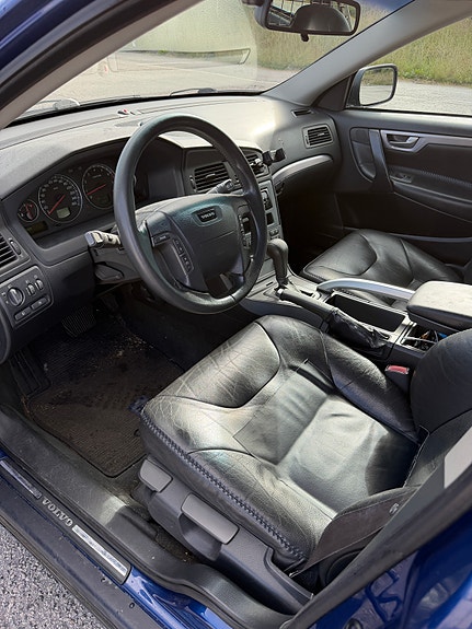 Volvo XC70 7 of 12