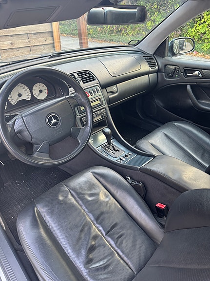 Mercedes-Benz CLK320 5 of 7