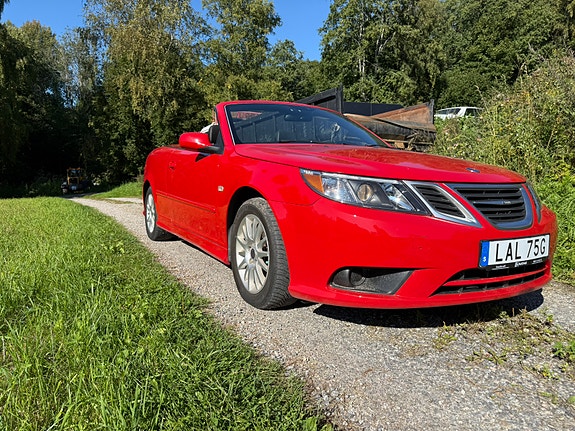 Saab 9-3 2 of 8