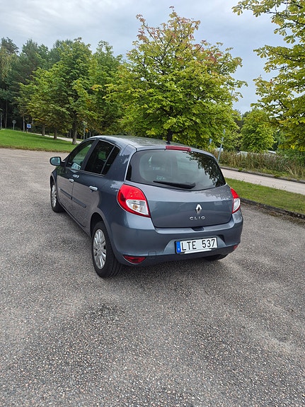 Renault Clio 3 of 6