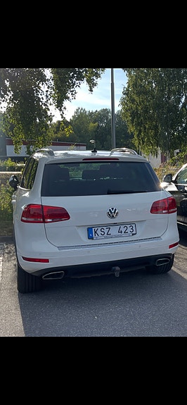 Volkswagen Touareg 4 of 6
