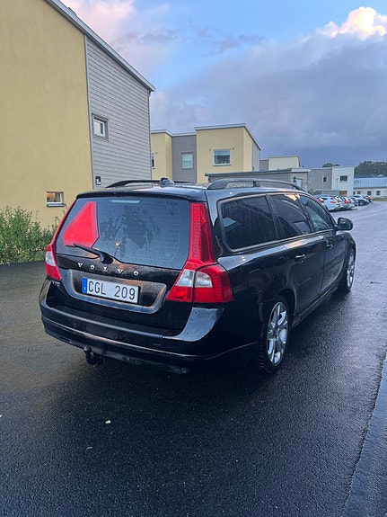 Volvo V70 4 of 6