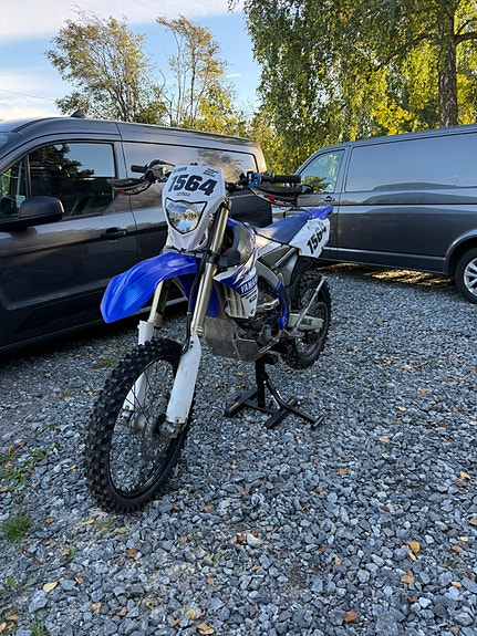 Yamaha WR250F 3 of 4