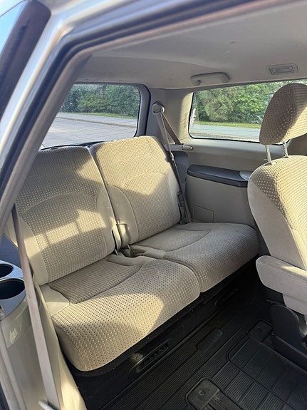 Mitsubishi Grandis 7 of 9