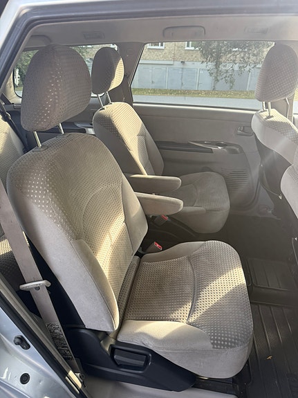 Mitsubishi Grandis 6 of 9
