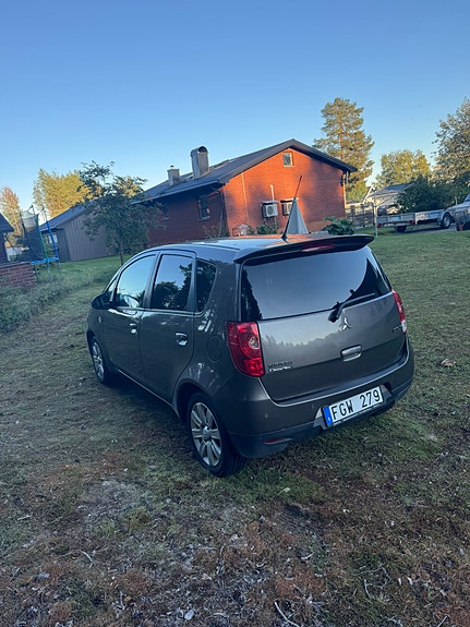 Mitsubishi Colt 2 of 3