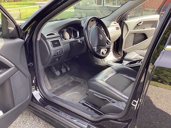 Volvo V70 6 of 11