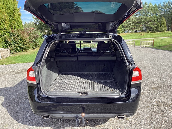 Volvo V70 8 of 11