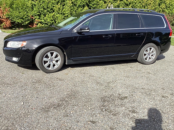 Volvo V70 3 of 11