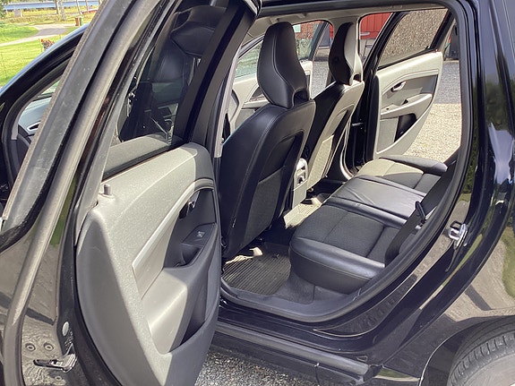 Volvo V70 5 of 11