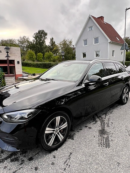 Mercedes-Benz C300 2 of 14