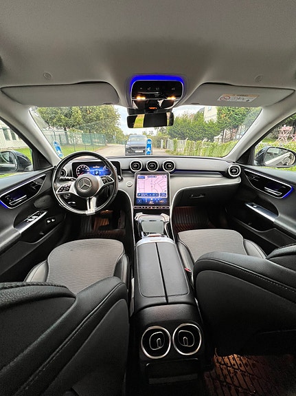 Mercedes-Benz C300 4 of 14