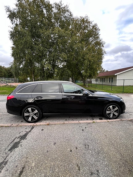 Mercedes-Benz C300 9 of 14