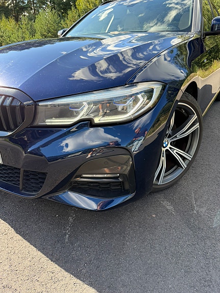 BMW 320d 2 of 8
