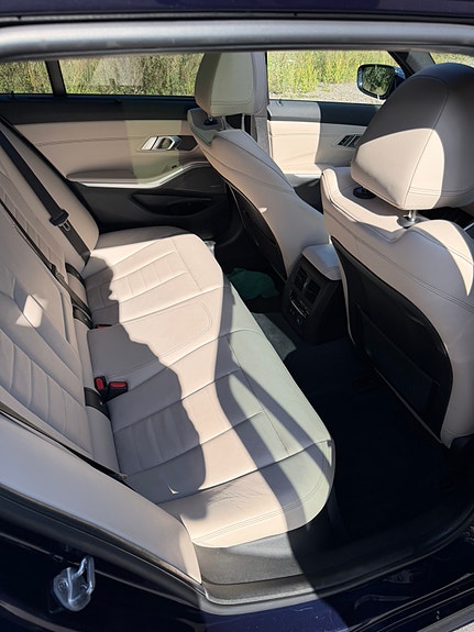 BMW 320d 3 of 8