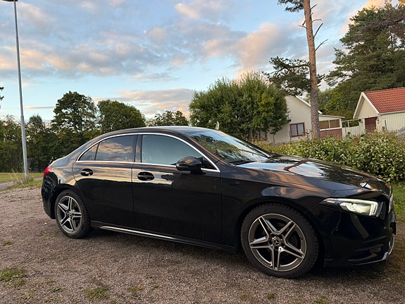 Mercedes-Benz A200 d 3 of 8
