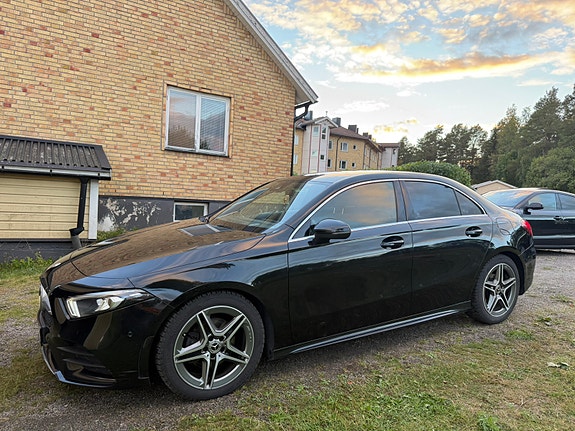 Mercedes-Benz A200 d 4 of 8