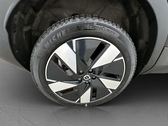Volvo C40 12 of 30