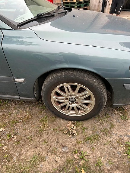 Volvo V70 4 of 9