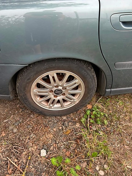 Volvo V70 7 of 9