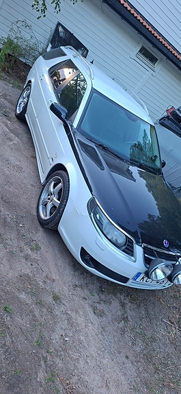 Saab 9-5 2 of 5