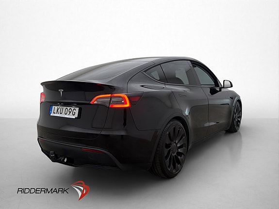 Tesla Model Y 8 of 30