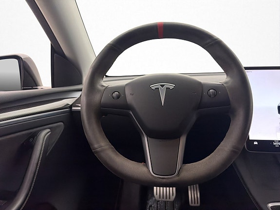 Tesla Model Y 20 of 30