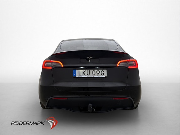 Tesla Model Y 7 of 30