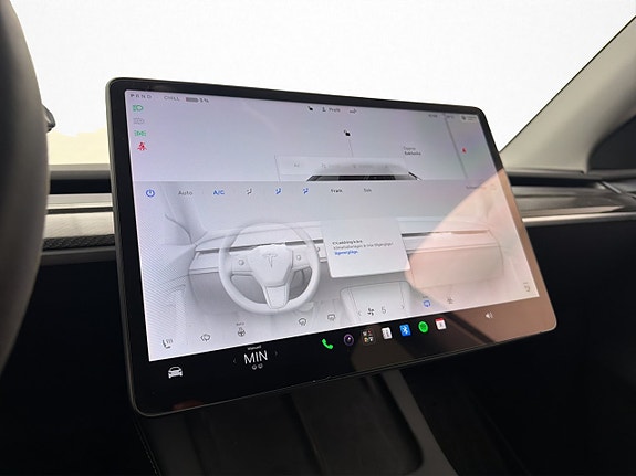 Tesla Model Y 24 of 30