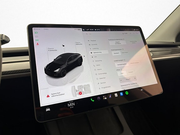 Tesla Model Y 28 of 30