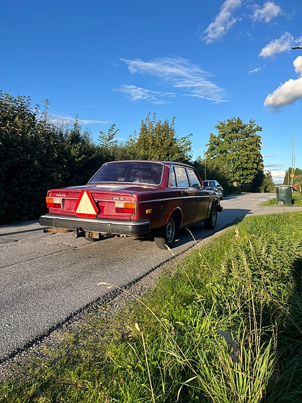 Volvo 244 6 of 8