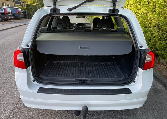 Volvo V70 7 of 9