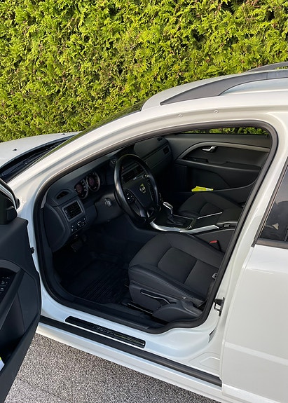 Volvo V70 4 of 9